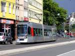 2104 steuert als L708 der Haltestelle Dsseldorf-Hauptbahnhof entgegen;110827