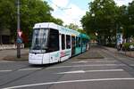 VGF Straßenbahn Frankfurt am Main mit neuer Vollwerbung am Alstom Citadis SX05 T-Wagen 307 für die Tram EM am 25.05.24 auf der Linie 17