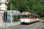 Aufgrund des Turnfestes in Frankfurt wird bei der Straenbahn alles eingesetzt was rollt. So kam am 30.5.09 auch der M-Wagen 102 zum Einsatz, hier an der Haltestelle Zoo. 