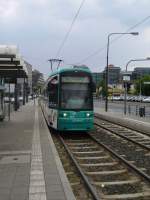 Ein VGF S-Wagen in Frankfurt am Main am 30.04.11