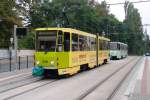 FRANKFURT (Oder), 28.09.2009, Straßenbahnlinie 4 nach Markendorf in der Haltestelle Hauptbahnhof, dahinter Linie 1 nach Neuberesinchen