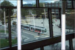 Streckendokumentation zweite Nord-Süd-Strecke in Freiburg -     So erleben Freiburger Studenten in der Uni-Bibliothek die vorbeifahrende Straßenbahn.