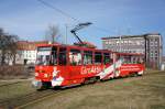 Straßenbahn Gotha: Tatra Straßenbahn Triebwagen Nummer 310 unterwegs als Linie 1. Aufgenommen am Hauptbahnhof Gotha im März 2015.
