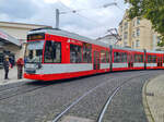 Straßenbahn Halle (Saale) Zug 636 auf der Linie 5 nach Kröllwitz am Hauptbahnhof, 05.10.2024.