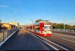 Duewag/Siemens MGT6D, Wagen 618 und 620, unterwegs auf der neuen Elisabethbrücke in Halle (Saale).

🧰 Hallesche Verkehrs-AG (HAVAG)
🚋 Linie 9 Hauptbahnhof–Göttinger Bogen
🕓 12.8.2024 | 19:50 Uhr