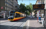 NET 2012 im Straßenbahnbetrieb -

Hier erreicht eine neue Tram auf der Linie 4 die Haltestelle Kronenplatz/Kaiserstraße.

16.07.2017 (M)