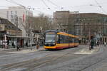 VBK 369 als Linie 2 nach Wolfartsweier, am 06.02.2025 in Karlsruhe Hbf.