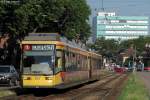 Wagen 257 und ein weiterer Triebwagen als Tram 1 nach Durlach Turmberg zwischen Durlacher Tor und Gottesauer Platz.