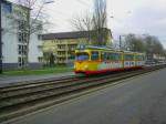 Karlsruhes Dienstältester, war am 02.01 des Jahres 2013 in Form von Tw 199 auf der 5 unterwegs. Hier konnte er auf dem Weg quer durch die Stadt zum Rheinhafen in der Rntheimer Straße erlegt werden. Museumsstraßenbahnen im Planbetrieb können auch in 2013 noch in Karlsruhe gejagt werden, sämtliche Neufahrzeuge lassen zum Glück noch auf sich warten. Update: Das Fahrzeug wurde leider bei einem Unfall am 28.11.2014 schwer beschädigt und anschließend verschrottet.