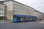 Linie 6 fhrt am 18.02.2012 ber den Willy-Scheidemann-Platz in Kassel.