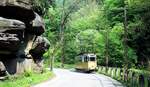 Kirnitzschtalbahn__Tw 5 [T2, Gotha 1943, ex Lockwitztalbahn] auf der Strecke.__11-05-1990