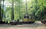 Kirnitzschtalbahn__Tw 4 [T2,Gotha 1943; ex Lockwitztalbahn] vor der Wagenhalle in Bad Schandau.__11-05-1990