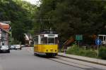 Ein Triebwagen der Kirnitzschtalbahn am 23.06.2012, kurz nach Verlassen der Endhaltestelle auf der Kirnitzschtalstrae in Bad Schandau.