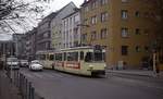 Im Dezember 1974 ist ein KVB-Großraumwagendoppel mit Tw 1324 an der Spitze auf dem Mauritiussteinweg als Linie 2 nach Sülz unterwegs. Ab 1956 lieferte Westwaggon 80 dieser Triebwagen, die bis 1986 aus dem Dienst schieden.