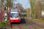 Die Linie 9 mit der Wagennummer 4531 auf dem Weg nach Königsforst.