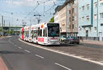 Die Linie 7 mit der Wagennummer 4012 auf dem Weg nach Zündorf.