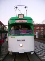 Straenbahn 41 (Krefeld) GT 8 gerade in Tnis angekommen Schild schon auf fischeln umgestellt...So erwhnen ist der Faher der sehr nett war und hinterher fr ein Presse Foto in der Zeitung  Lngste