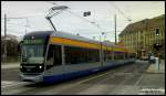 Straenbahnwagen 1221 fhrt hier als Linie 16 nach Lnig gleich in die Strabahaltestelle Leipzig Hbf ein.