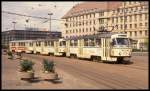 Tatra Tram 2176 erreicht mit zwei Beiwagen am 26.4.1992 den Leipziger Hauptbahnhof.