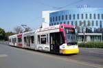 Straßenbahn Mainz: Stadler Rail Variobahn der MVG Mainz - Wagen 232, aufgenommen im August 2017 in der Nähe der Haltestelle  Bismarckplatz  in Mainz.
