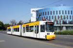 Straßenbahn Mainz: Adtranz GT6M-ZR der MVG Mainz - Wagen 212, aufgenommen im August 2017 in der Nähe der Haltestelle  Bismarckplatz  in Mainz.