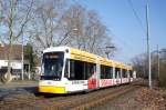 Straßenbahn Mainz: Stadler Rail Variobahn der MVG Mainz - Wagen 225, aufgenommen im Februar 2016 in Mainz-Gonsenheim.