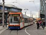 RNV GT6N 5660 am 16.12.17 in Mannheim Hauptbahnhof auf der Linie 6