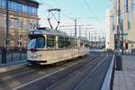 RNV Straßenbahn Mannheim mit Düwag Typ Mannheim Wagen 455 am 30.11.24 in der Innenstadt als Adventsexpress