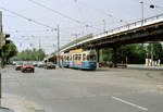 München MVV Tramlinie 20 (M4.65 2442) Leonrodplatz am 16. Juli 1987. - Scan eines Farbnegatvs. Film: Kodak GB 200. Kamera: Minolta XG-1.