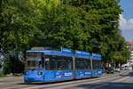 München     MVG R2.2b 2125 als Linie 27 beim Nordbad, 08.08.2020.