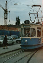 Fahrer und Fahrgast, zukünftiger Fahrgast, einschließlich Kommunikation mit dem Fahrer, so würde ich diese Situation bei der Münchener Straßenbahn im Sommer 1984 (Linie 18) beschreiben. 