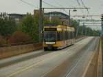 TW204 in der Anfahrt auf die Haltestelle  Oberhausen Neue Mitte(Centro)  Oberhausen 23.9.09