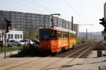 Plauen - PSB/Linie 3 - Tw 235 (ČKD Praha Smichov, KT4D, Bauj.1988) vor Hst. Anton-Kraus-Str. am 19.04.2011.
Ergänzung sept. 2019: Der Tw wurde noch bis 08.07.2011 im Liniendienst eingesetzt, danach erfolgte der Umbau zum Schienenschneepflug 0235.