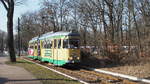 Ein DUEWAG GT6 (Wagen 47) der Schöneicher-Rüdersdorfer Straßenbahn (SRS) verlässt den Startbahnhof Friedrichshagen an einem sonnig-milden Februar-Sonntag gen Rüdersdorf.