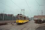 Wehmütige Schönheit einer früheren Zeit, eingefangen neben dem  Möhringer SSB-Bahnhof: Ein DoT4 (MF Esslingen), Nr.