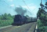 SSB Stuttgart_Filderbahn__Sonderzug der GES nach Neuhausen/Filder mit 064 519-2 wechselt nach Ausfahrt aus Bf S-Möhringen auf das richtige Gleis.__27-05-1973