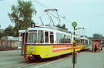 Ein Stuttgarter Straßenbahnzug der Linie 3 nach Vaihingen noch vor der Stadtbahnzeit vor dem alten Bahnhof Möhringen Filderbahn (1983)