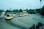 SSB Stuttgart__GS-Tw 851 auf Sonderfahrt in der Endschleife 'Killesberg', bekommt Gesellschaft von einem zeit-typischen Linienzug (T2+B2) der Linie 10.__05-05-1973