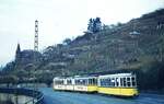 SSB Stuttgart__E-Wagen__DoT4 924 mit B2 als E-Wagen stadteinwärts auf der Neuen Weinsteige unterh. Haltestelle Altenbergstaffel.__14-12-1974 