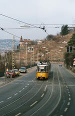 Zug der Stuttgarter Straßenbahn auf der Neuen Weinsteige (1984)