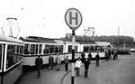 SSB Stuttgart_VerkehrsfreundeStuttgart Abschiedsfahrt für Linie 10 mit Einbeziehung weiterer Strecken. Gegen Ende der Rundreise ging es noch über Heumaden. DoT4 925 mit Bw 1566 s in der Endschleife der Linie 5.__20-03-1976