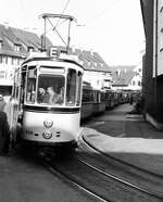 SSB Stuttgart_VerkehrsfreundeStuttgart Abschiedsfahrt für Linie 10 mit Einbeziehung weiterer Strecken. Die Rundfahrt geht weiter, zurück über den Botnanger Sattel zum Vogelsang. DoT4 925 vorneweg.__20-03-1976