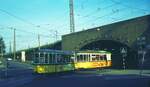 SSB Stuttgart__DoT4 mit Bw als E-Wagen während des Dt.Turnfests verschwindet auf der Daimlerstr. unter der Bahnbrücke in Bad Cannstatt.__14-06-1973