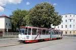 Straßenbahn Zwickau: Tatra KT4D der SVZ Zwickau - Wagen 942, aufgenommen im Juli 2018 am Hauptbahnhof in Zwickau.