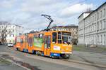 Straßenbahn Zwickau: Tatra KT4D der SVZ Zwickau - Wagen 949, aufgenommen im März 2019 am Hauptbahnhof in Zwickau.