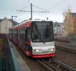 GT6N - Tw 901 von der Brcke ber die Zwickauer Mulde kommend auf der Fahrt zum Neumarkt.
(2.11.2006)