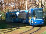 Dem GT6N - Tw 907 hinterhergeschaut. Hier auf Linie 3 in Richtung Eckersbach kurz vorm Neumarkt. (24.10.06)