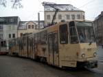 KT4Dmod - Tw 946+941 am Georgenplatz beim Abbiegen zur Fahrt in Richtung Stdtisches Klinikum. (3.11.06)