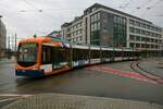 RNV Bombardier Variobahn RNV8 Wagen 3276 am 21.12.22 in Heidelberg Hbf Vorplatz