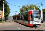 MGT-K (Bombardier Flexity Classic), Wagen 688 und Wagen 6??, der Halleschen Verkehrs-AG (HAVAG) als Linie 10 von Göttinger Bogen nach Hauptbahnhof erreichen die Haltestelle Saline.